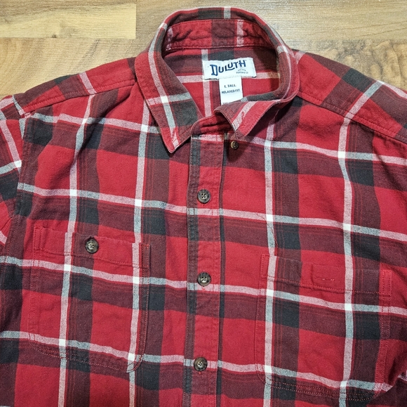 Duluth Trading Co Red Plaid Flannel Shirt L Tall Relaxed Fit - Picture 2 of 9